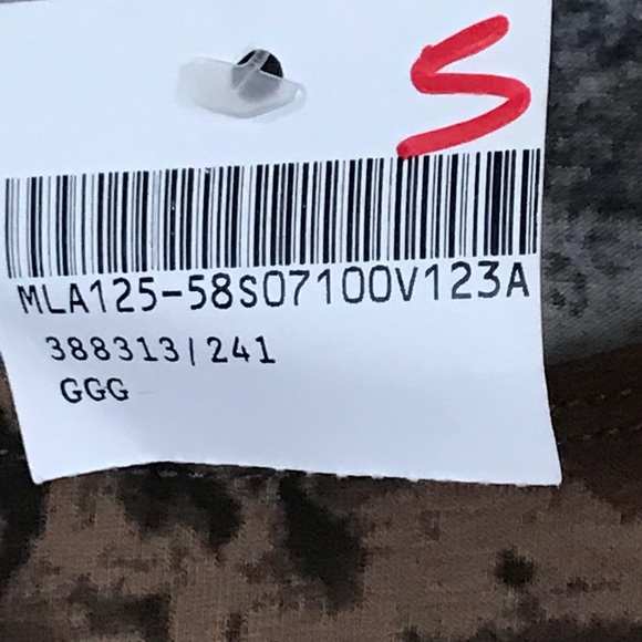 Brandy Melville Cropped Sleeveless Shirt - Picture 4 of 7